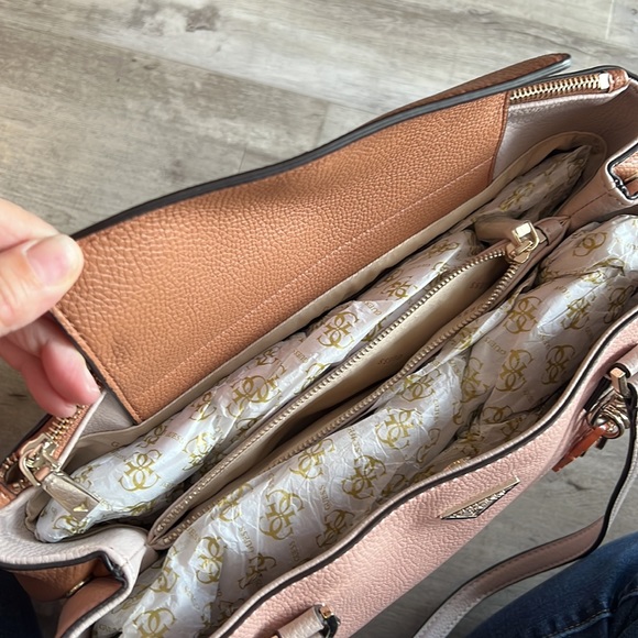 GUESS Two-Tone Shoulder Bag - NWT and original packaging filler - Picture 7 of 13
